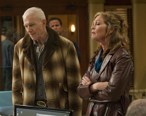 Justified S2 7 - Raymond J. Barry as Arlo Givens, left, and Linda Gehringer as Helen Givens